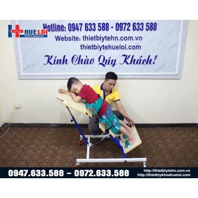 Khung tập đứng cho trẻ em bại não